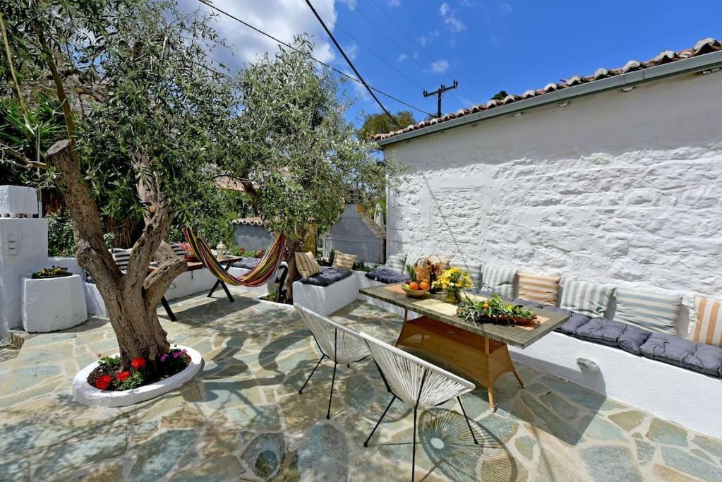Olivo II Luxury Apartment Hydra  Bagian luar foto