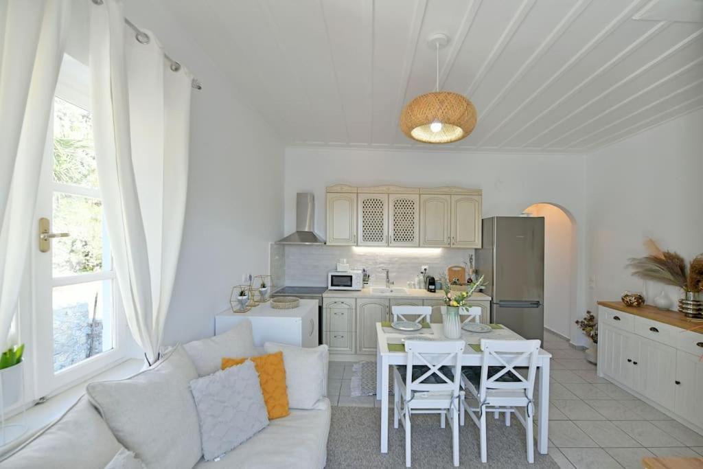 Olivo II Luxury Apartment Hydra  Bagian luar foto